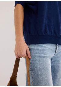 bonprix - Sweter z cienkiej dzianiny z mieszanki bawełny. Kolor: niebieski. Materiał: dzianina, bawełna. Długość rękawa: krótki rękaw. Długość: krótkie. Wzór: gładki, ze splotem #2