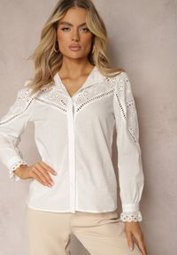 Renee - Biała Klasyczna Koszula w Stylu Boho z Bawełny z Ażurową Koronką Tilhila. Kolor: biały. Materiał: bawełna, koronka. Wzór: ażurowy, koronka. Styl: klasyczny, boho