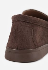 Renee - Ciemnobrązowe Mokasyny Casual VICES z Imitacji Zamszu z Wkładką ze Skóry Naturalnej Sheiris. Okazja: na co dzień. Kolor: brązowy. Materiał: zamsz, skóra. Styl: casual #6