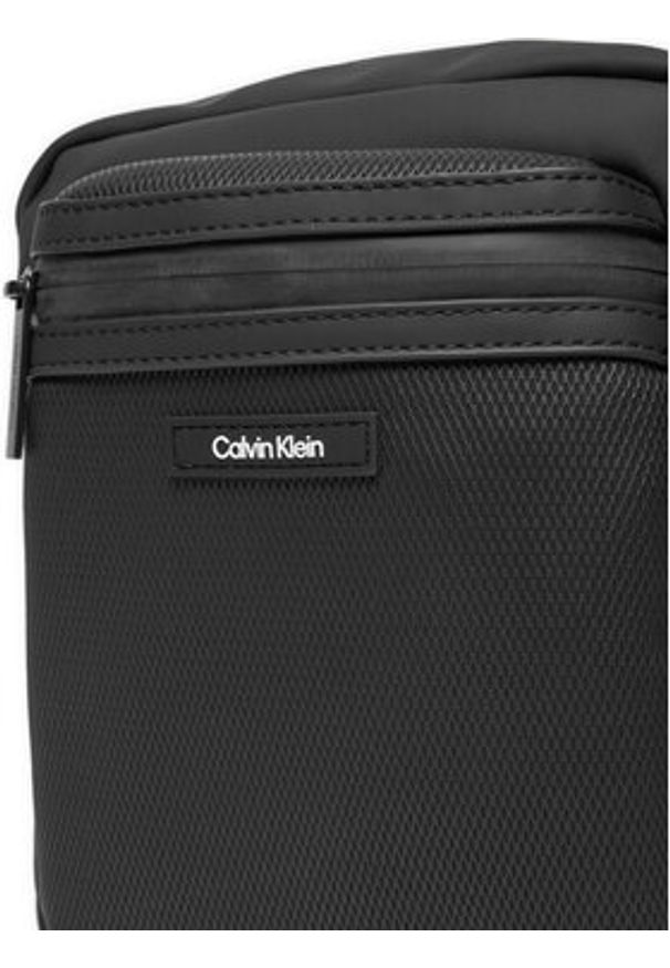 Calvin Klein Saszetka K50K512808 Czarny. Kolor: czarny. Materiał: materiał