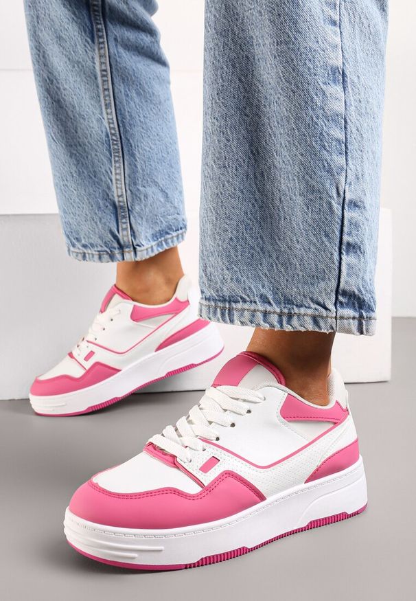 Born2be - Fuksjowo-Białe Sneakersy na Niskiej Platformie z Przeszyciami Ralavia. Kolor: biały. Obcas: na platformie