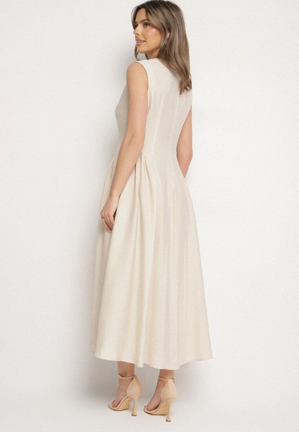 Born2be - Beżowa Wiskozowa Sukienka o Rozkloszowanym Kroju Lirice. Okazja: na co dzień. Kolor: beżowy. Materiał: wiskoza. Typ sukienki: proste. Styl: klasyczny, casual, elegancki