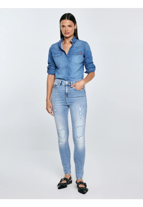 Big-Star - Jeansy damskie z wysokim stanem z przetarciami jasnoniebieskie Adela High Waist 156. Okazja: na co dzień. Stan: podwyższony. Kolor: niebieski. Styl: casual, elegancki