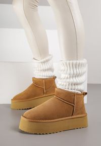 Renee - Jasnobrązowe Wsuwane Śniegowce z Zamszu Naturalnego na Grubej Podeszwie Mevilira. Zapięcie: bez zapięcia. Kolor: brązowy. Materiał: zamsz. Styl: elegancki #7