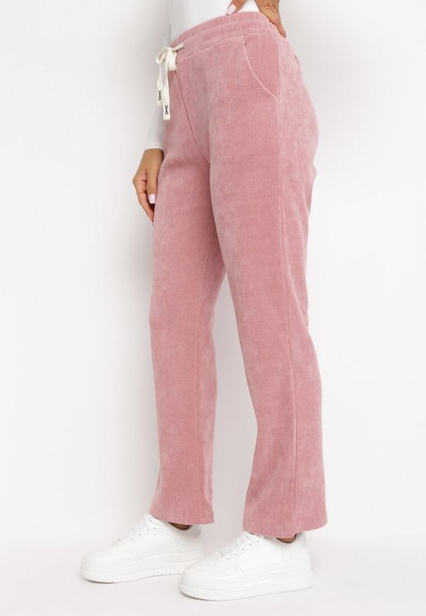 Born2be - Różowe Bawełniane Spodnie Sztruksowe z Szerokimi Nogawkami Cornelike. Kolor: różowy. Materiał: sztruks, bawełna