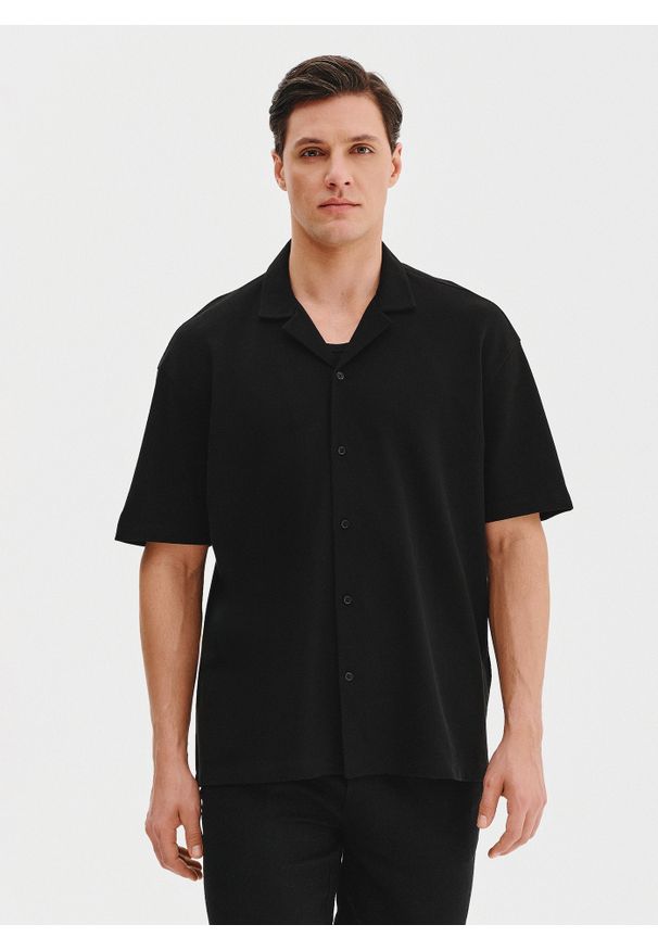 Pako Lorente - PAKO LORENTE - Koszula męska w kolorze czarnym z krótkim rękawem. Okazja: na co dzień. Kolor: czarny. Materiał: bawełna, elastan. Długość rękawa: krótki rękaw. Długość: krótkie. Sezon: lato. Styl: casual