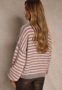 Renee - Szaro-Różowy Golf z Dodatkiem Wełny Ozdobiony Paskami Monarria. Okazja: na co dzień. Typ kołnierza: golf. Kolor: szary. Materiał: wełna. Wzór: aplikacja. Styl: casual, elegancki #5