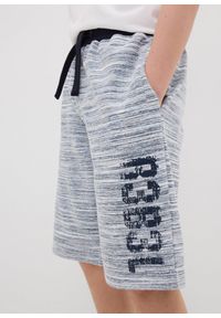 bonprix - Bermudy dresowe z miękkiej mieszanki bawełny. Kolor: niebieski. Materiał: dresówka, bawełna. Wzór: nadruk #3