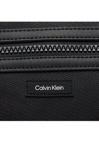 Calvin Klein Saszetka Ck Essential K50K511635 Czarny. Kolor: czarny. Materiał: materiał