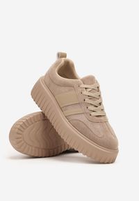 Renee - Beżowe Sneakersy na Tłoczonej Platformie z Paskami Rilasena. Okazja: na co dzień. Zapięcie: pasek. Kolor: beżowy. Wzór: paski. Obcas: na platformie #3