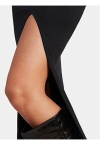 Adidas - adidas Sukienka codzienna adicolor Classics IK0439 Czarny Slim Fit. Okazja: na co dzień. Kolor: czarny. Materiał: bawełna. Typ sukienki: proste. Styl: casual