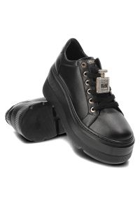 CheBello - Czarne Sneakersy Chebello Modne Obuwie Damskie. Kolor: czarny. Materiał: skóra