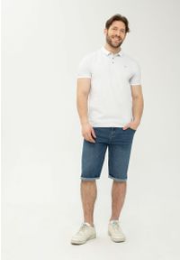 Volcano - Ciemnoniebieskie krótkie spodenki jeansowe męskie D-MIST. Kolekcja: plus size. Kolor: niebieski. Materiał: jeans. Długość: krótkie. Styl: klasyczny #1