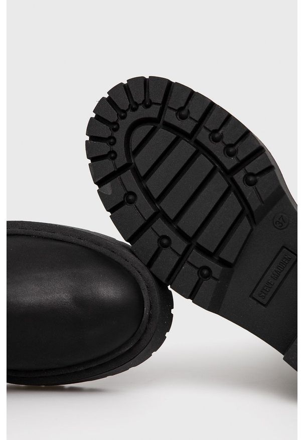 Steve Madden - Kozaki skórzane Esmee. Nosek buta: okrągły. Kolor: czarny. Materiał: skóra. Szerokość cholewki: normalna. Obcas: na obcasie. Wysokość obcasa: niski