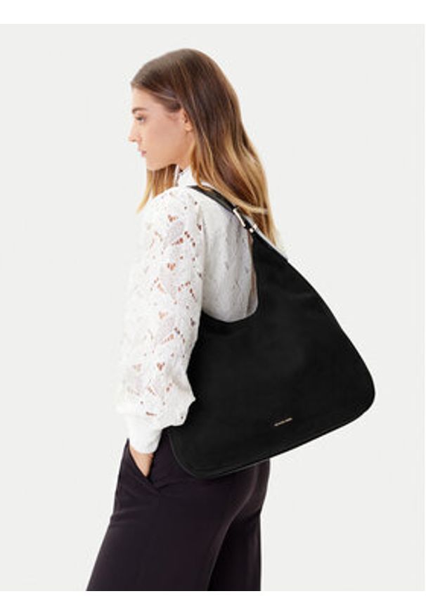 MICHAEL Michael Kors Torebka Nolita 30F4GY5H3T Czarny. Kolor: czarny. Materiał: skórzane, zamszowe