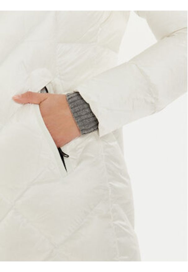 Blauer Kurtka zimowa 24WBLDK03052 Biały Regular Fit. Kolor: biały. Materiał: syntetyk. Sezon: zima