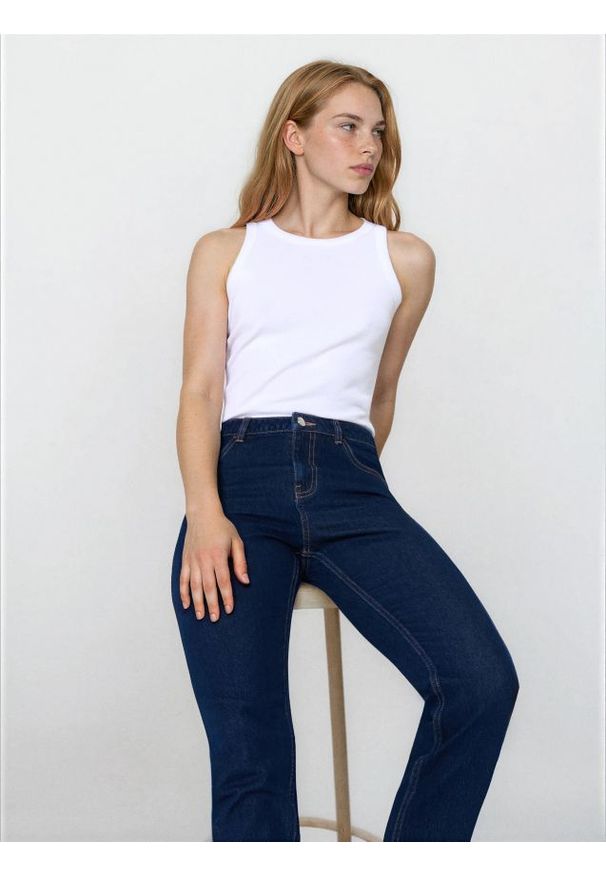 Sinsay - Jeansy straight leg push-up - niebieski. Kolor: niebieski