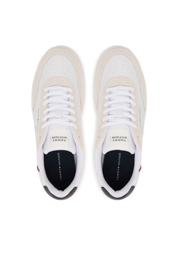 TOMMY HILFIGER - Tommy Hilfiger Sneakersy Th Basket Core Leather Suede Mix FM0FM05881 Biały. Kolor: biały. Materiał: skóra