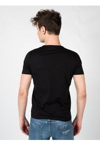 Iceberg T-Shirt "C-Neck" | F0146301 | Mężczyzna | Czarny. Okazja: na co dzień. Kolor: czarny. Materiał: bawełna. Styl: casual, klasyczny, elegancki