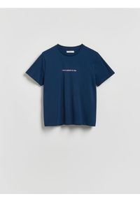 Reserved - T-shirt z napisem - granatowy. Kolor: niebieski. Materiał: bawełna. Wzór: napisy