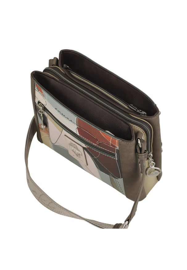 Torebka damska Anekke, na ramię z dekoracyjnym nadrukiem i metalowym logo zapinana na zamek z szerokim regulowanym paskiem oraz ozdobnym brelokiem, b. Kolor: brązowy. Wzór: nadruk. Styl: elegancki