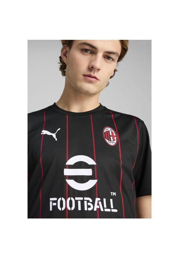Puma - Męska koszulka przedmeczowa AC Milan PUMA Black For All Time Red. Kolor: czerwony, wielokolorowy, czarny