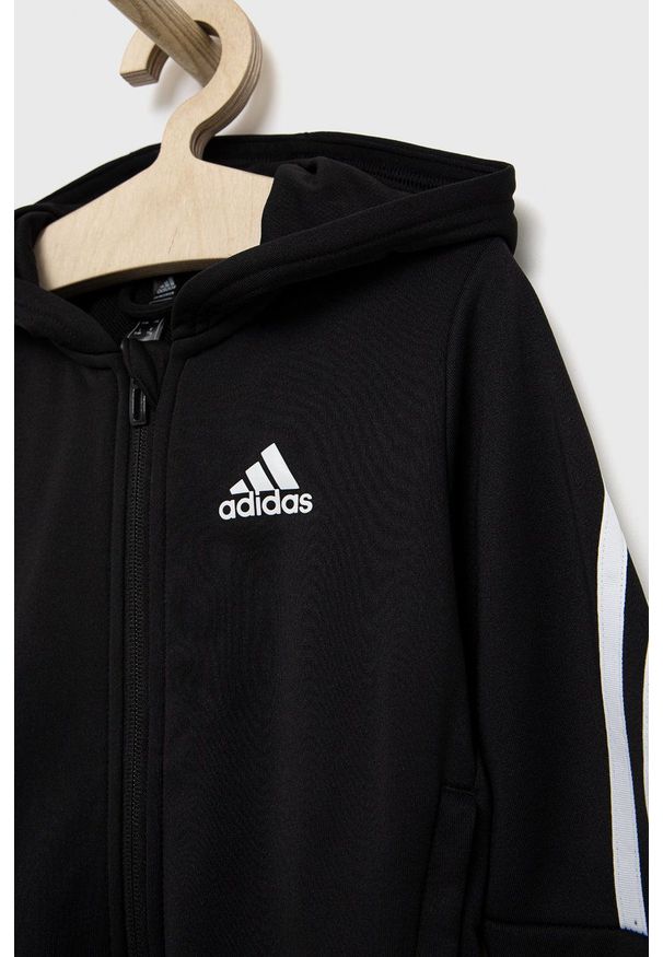adidas Performance bluza dziecięca kolor czarny z kapturem z aplikacją. Okazja: na co dzień. Typ kołnierza: kaptur. Kolor: czarny. Materiał: materiał, dzianina. Wzór: aplikacja. Styl: casual