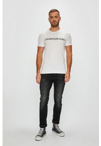 Calvin Klein Jeans - T-shirt J30J307855. Okazja: na co dzień. Kolor: biały. Materiał: dzianina. Styl: casual #3