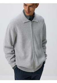 Reserved - Rozpinany sweter z kołnierzem - jasnoszary. Kolor: szary. Materiał: dzianina, bawełna #1