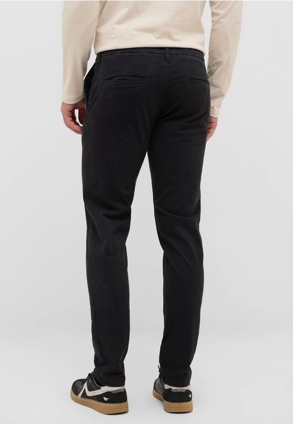 Męskie Spodnie Jeansowe Mustang Style Daytona Chino Black Beauty 1016824 4185. Materiał: jeans