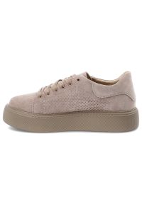 Sneakersy damskie Filippo, cholewka skóra naturalna zamszowa z perforacją sznurowanie klasyczne miękko wykończony kołnierz przy kostce, beżowe, DP750. Okazja: na co dzień, na spacer. Zapięcie: sznurówki. Kolor: beżowy. Materiał: skóra, zamsz. Szerokość cholewki: normalna. Styl: klasyczny #8