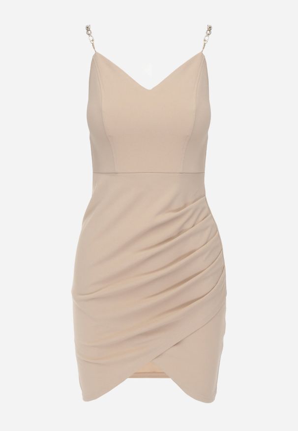 Renee - Beżowa Asymetryczna Sukienka Mini na Łańcuszkowych Ramiączkach z Marszczeniem Ranizo. Kolor: beżowy. Długość rękawa: na ramiączkach. Sezon: wiosna, lato. Typ sukienki: asymetryczne. Długość: mini