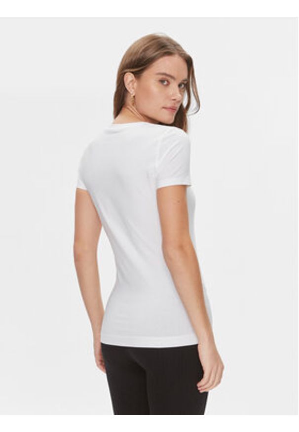 Guess T-Shirt W4RI33 J1314 Biały Slim Fit. Kolor: biały. Materiał: bawełna