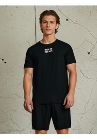 Sinsay - Bawełniana piżama dwuczęściowa z napisem - czarny. Kolor: czarny. Materiał: bawełna. Wzór: napisy #1