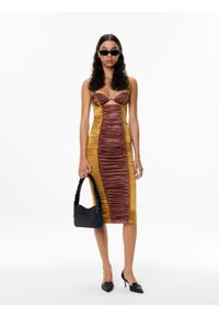 Kazar - Czarna skórzana torebka baguette z falbanką. Kolor: czarny. Wzór: aplikacja. Materiał: skórzane. Rodzaj torebki: na ramię #2