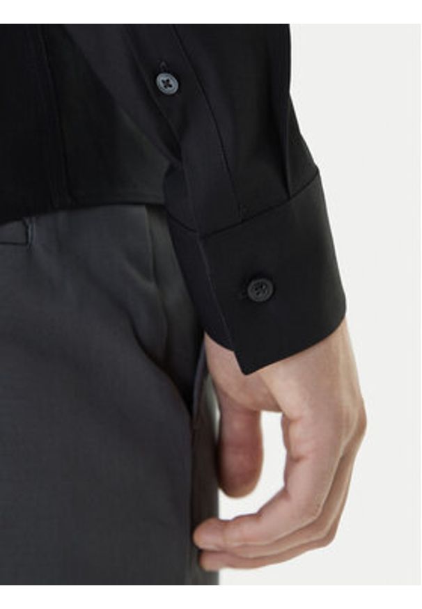 Calvin Klein Koszula LV019EU060 Czarny Extra Slim Fit. Kolor: czarny. Materiał: bawełna