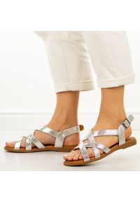 Skórzane Gl płaskie sandały damskie Cambell 19393. Okazja: na co dzień. Zapięcie: pasek. Kolor: srebrny. Materiał: skóra. Wzór: aplikacja. Sezon: wiosna, lato. Obcas: na płaskiej podeszwie. Styl: elegancki, casual #1