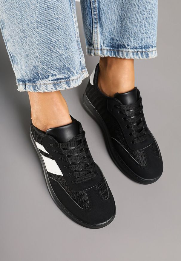 Renee - Czarne Klasyczne Sneakersy Tenisówki na Półprzezroczystej Podeszwie Niniel. Kolor: czarny. Materiał: jeans