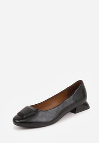 Born2be - Czarne Czółenka na Niskim Obcasie z Elegancką Aplikacją i Skórzaną Wkładką Cezaline. Okazja: na co dzień, do pracy, na spotkanie biznesowe. Kolor: czarny. Materiał: skóra. Wzór: aplikacja. Obcas: na obcasie. Styl: elegancki. Wysokość obcasa: niski #2