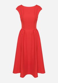 Born2be - Czerwona Sukienka o Rozkloszowanym Kroju z Wiązaniem i Dekoltem w Łódkę Aladriela. Okazja: na co dzień. Typ kołnierza: dekolt w łódkę. Kolor: czerwony. Długość rękawa: krótki rękaw. Sezon: wiosna, lato. Styl: klasyczny, casual #2