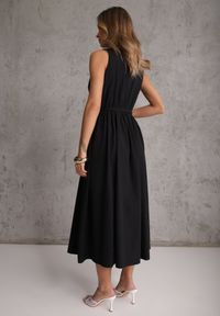 Renee - Czarna Rozkloszowana Sukienka z Bawełną i Wiskozą Ozdobiona Paskiem Amalis. Kolor: czarny. Materiał: wiskoza, bawełna. Wzór: aplikacja. Typ sukienki: rozkloszowane. Styl: elegancki #2