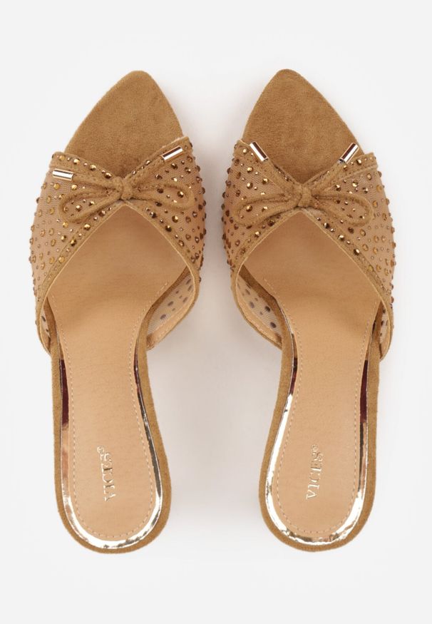 Born2be - Ciemnobeżowe Klapki VICES na Szpilce z Siateczkową Cholewką Kokardą i Cyrkoniami Coratea. Okazja: na wesele, na ślub cywilny. Kolor: beżowy. Wzór: aplikacja. Obcas: na szpilce. Styl: wizytowy, elegancki