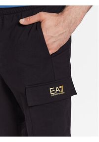 EA7 Emporio Armani Spodnie dresowe 8NPP59 PJ05Z 0208 Czarny Regular Fit. Kolor: czarny. Materiał: bawełna #5