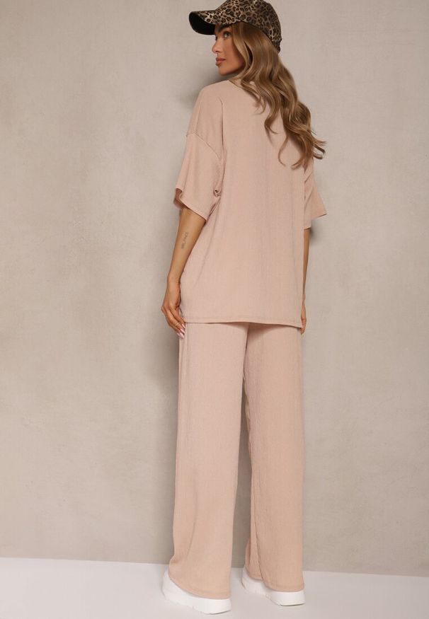 Renee - Beżowy Komplet Oversize T-shirt i Spodnie o Szerokim Kroju Natariela. Kolor: beżowy. Materiał: materiał