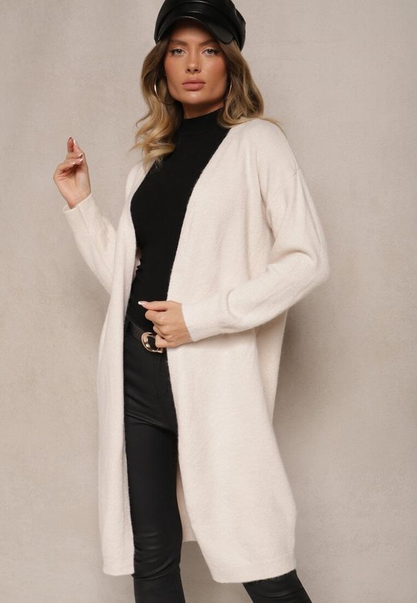 Renee - Jasnobeżowy Niezapinany Casualowy Kardigan z Wełną o Długim Kroju Zozita. Okazja: na co dzień. Kolor: beżowy. Materiał: wełna. Długość: długie. Styl: casual