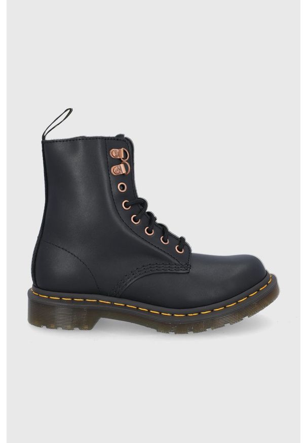 Dr. Martens Workery skórzane 1460 Pascal Hardware damskie kolor czarny na płaskim obcasie. Zapięcie: sznurówki. Kolor: czarny. Materiał: skóra. Obcas: na obcasie. Wysokość obcasa: niski