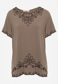 Born2be - Ciemnozielona Wiskozowa Bluzka na Krótki Rękaw z Etno Haftem z Metaliczną Nicią Aiopa. Okazja: do pracy, na co dzień, na spotkanie biznesowe. Kolekcja: plus size. Kolor: zielony. Materiał: wiskoza. Długość rękawa: krótki rękaw. Długość: krótkie. Wzór: haft. Styl: etno #5