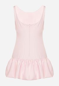 Born2be - Różowy Taliowany Kombinezon z Falbanką Novenira. Kolor: różowy. Styl: elegancki, klasyczny #5