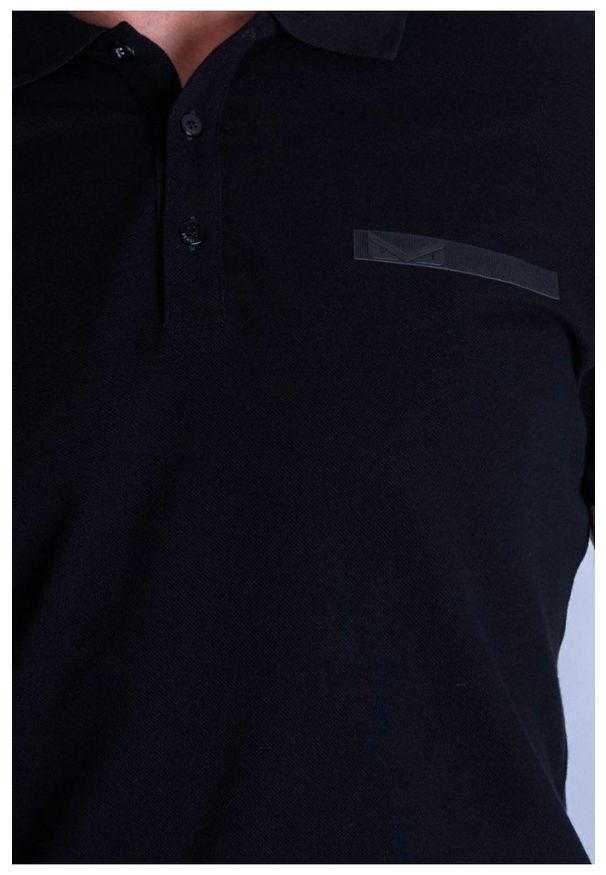 Fendi - FENDI Koszulka polo męska w kolorze czarnym, Rozmiar 46. Typ kołnierza: polo. Kolor: czarny. Materiał: bawełna. Wzór: aplikacja. Styl: klasyczny