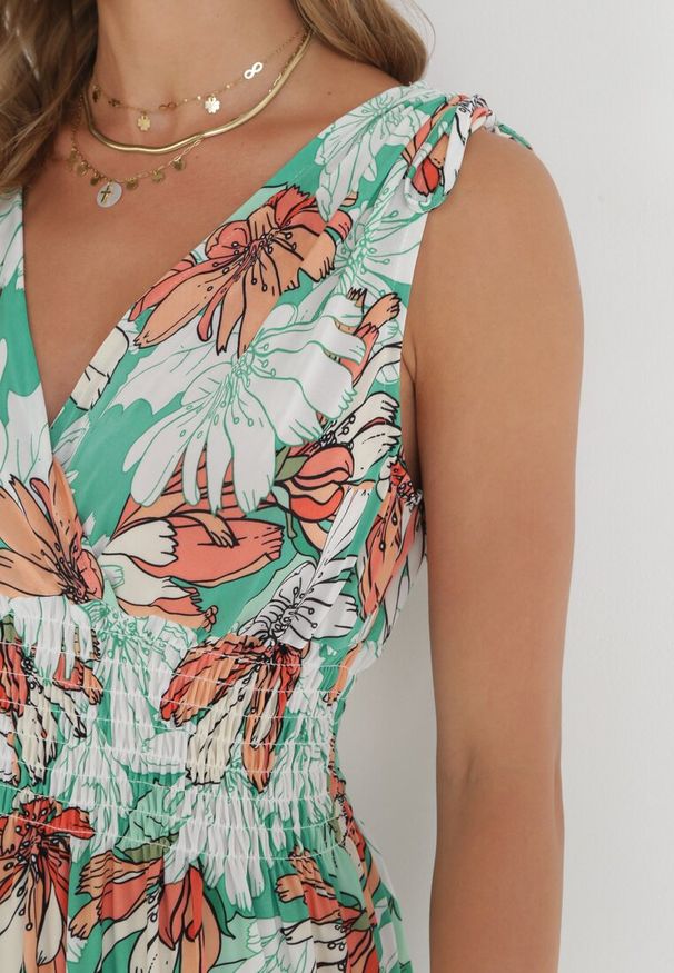 Born2be - Zielona Sukienka Maxi z Kopertowym Dekoltem i Gumkami w Pasie Atalie. Kolor: zielony. Materiał: tkanina. Długość rękawa: na ramiączkach. Sezon: wiosna, lato. Typ sukienki: kopertowe. Długość: maxi